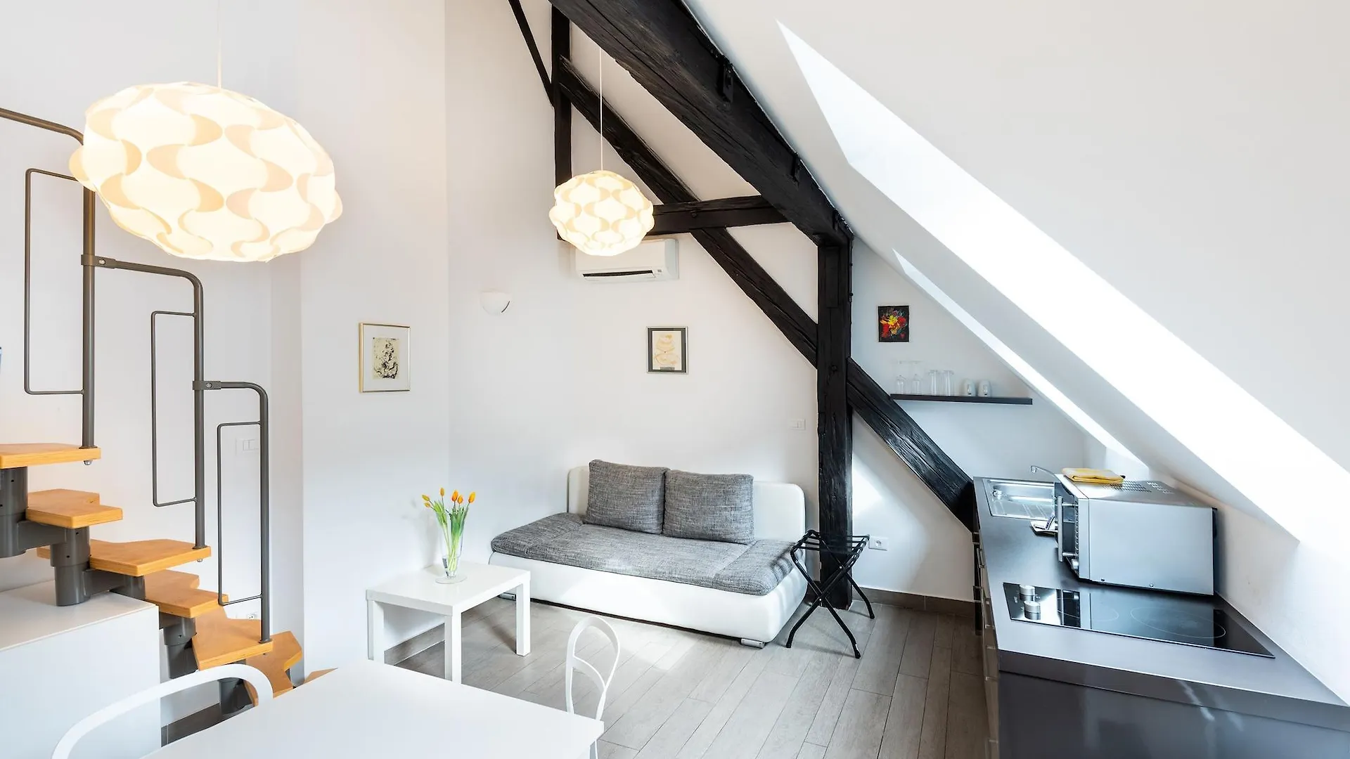 Kollmann Rooms And Apartments 류블랴나 3*,