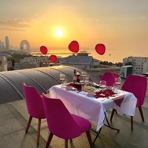 https://avi.aboutbakuhotels.com